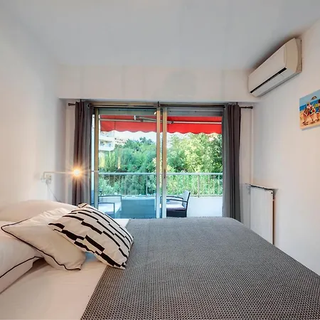 2 Pièces Au Calme Proche Martinez Avec Parking Privé Appartement *
